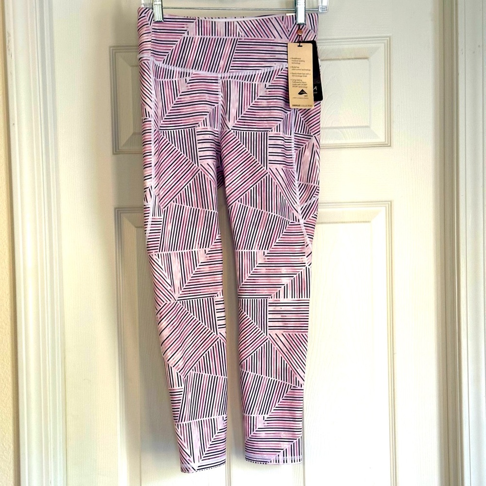 NWT - Calia sport work out pants
Mid rise 7/8 ankle